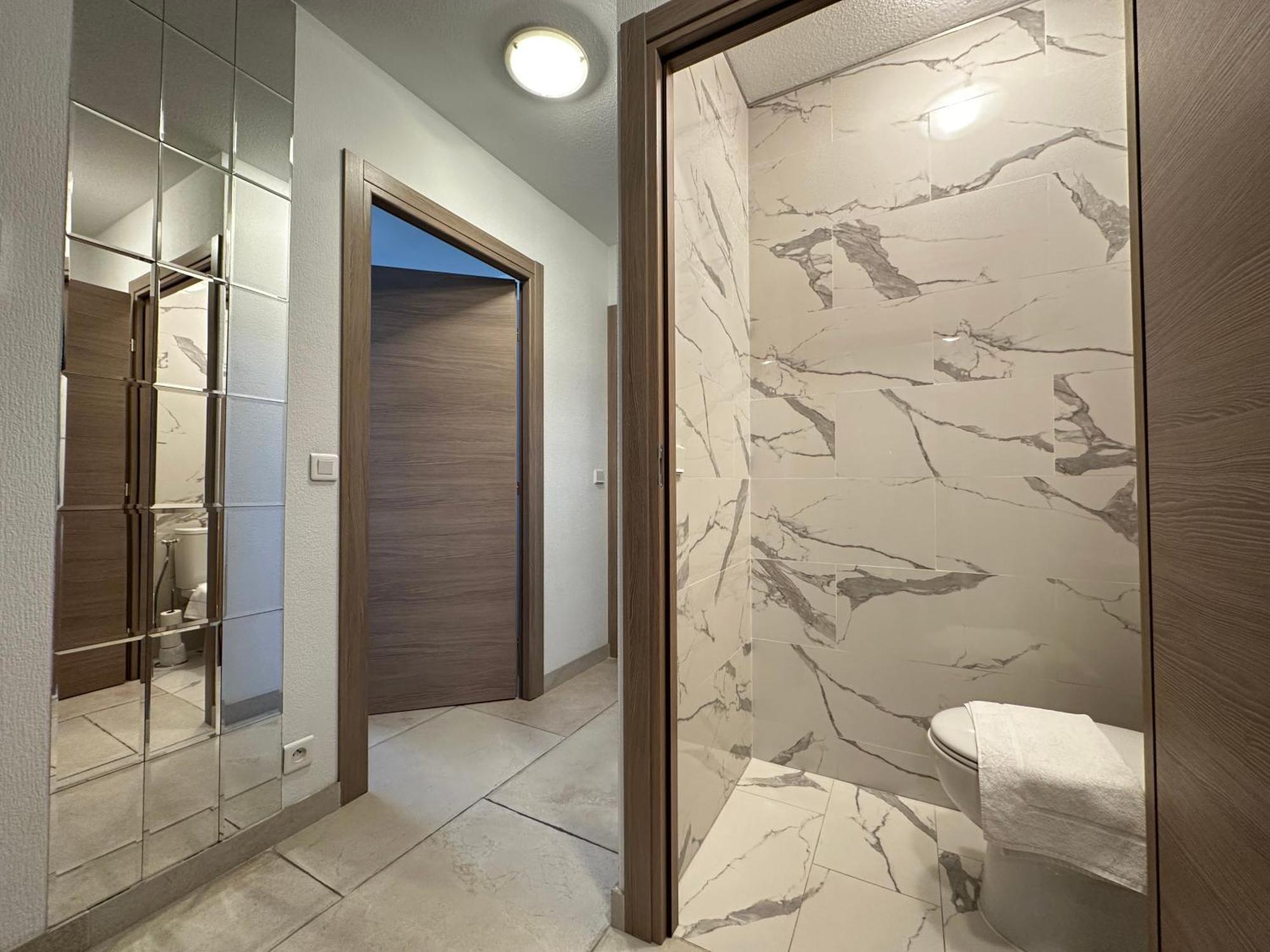 Luxurious 3 Rooms, Pool, Bnbrickeys Beausoleil Exteriör bild